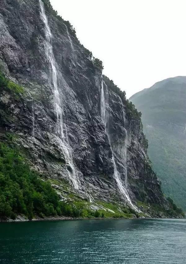 逃离广阔的山川
